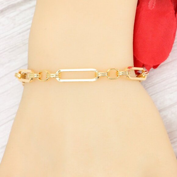 "Trendy Handmade Bracelet – A Thoughtful Gift for Girls & Women | UNVRC1515 - Picture 8 of 10